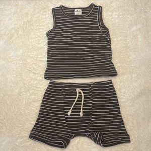 Little One Shop adorable 2 piece striped set